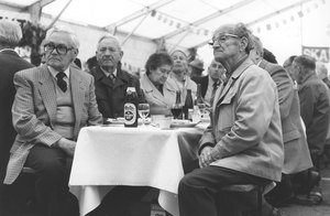 GBH réunion des retraités à Winterthur, juin 1986: Les retraités se tournent vers la scène. Source: Archive sociale suisse Zurich, F 5031-Fc-0999.