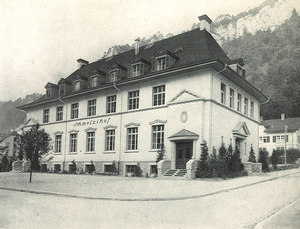 Maison d'allocations des manufactures ferroviaires Von Roll à Klus, dans les années 1920/1930.