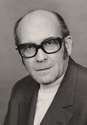 Ernst Kaiser. Portrait conservé dans les archives photographiques de la bibliothèque ETH de Zurich. Source: Http://www.library.ethz.ch/Ressourcen/Digitale-Kollektionen/Kurzportraets/Ernst-Kaiser-1907-1978 [09.01.2020].