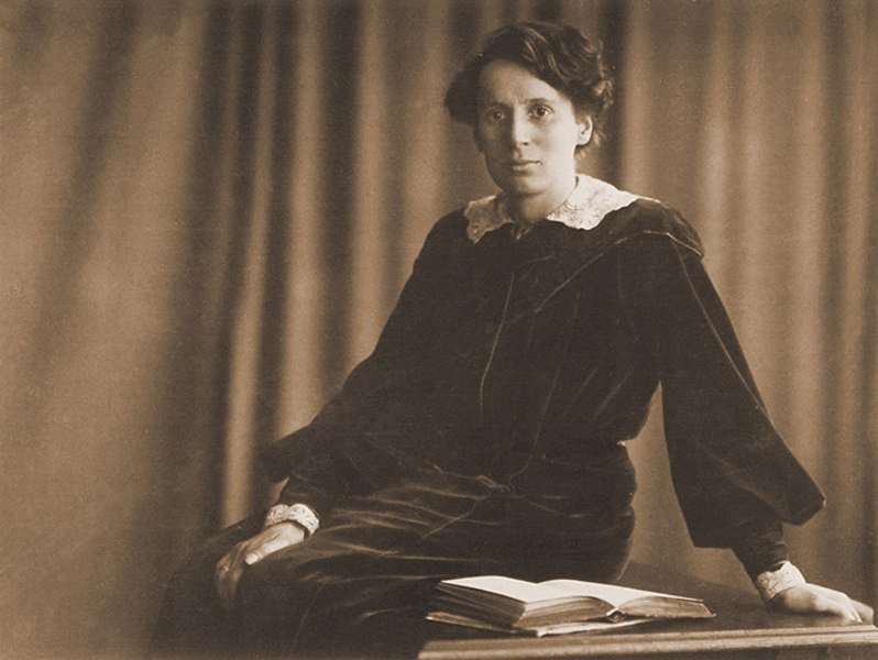 Portrait de Mentona Moser. Source: http://www.sozialearbeit.zhaw.ch [06.02.2014].