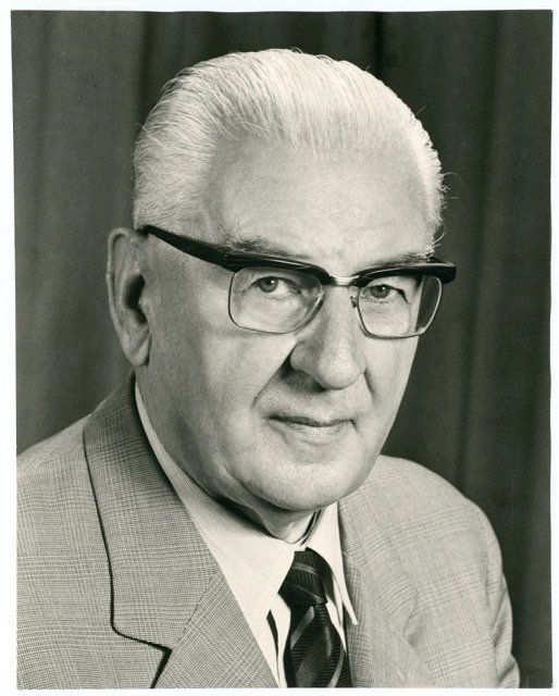 Portrait de Arnold Saxer. Source: Archives sociales suisses, Zurich, F 5019-Fd-006.